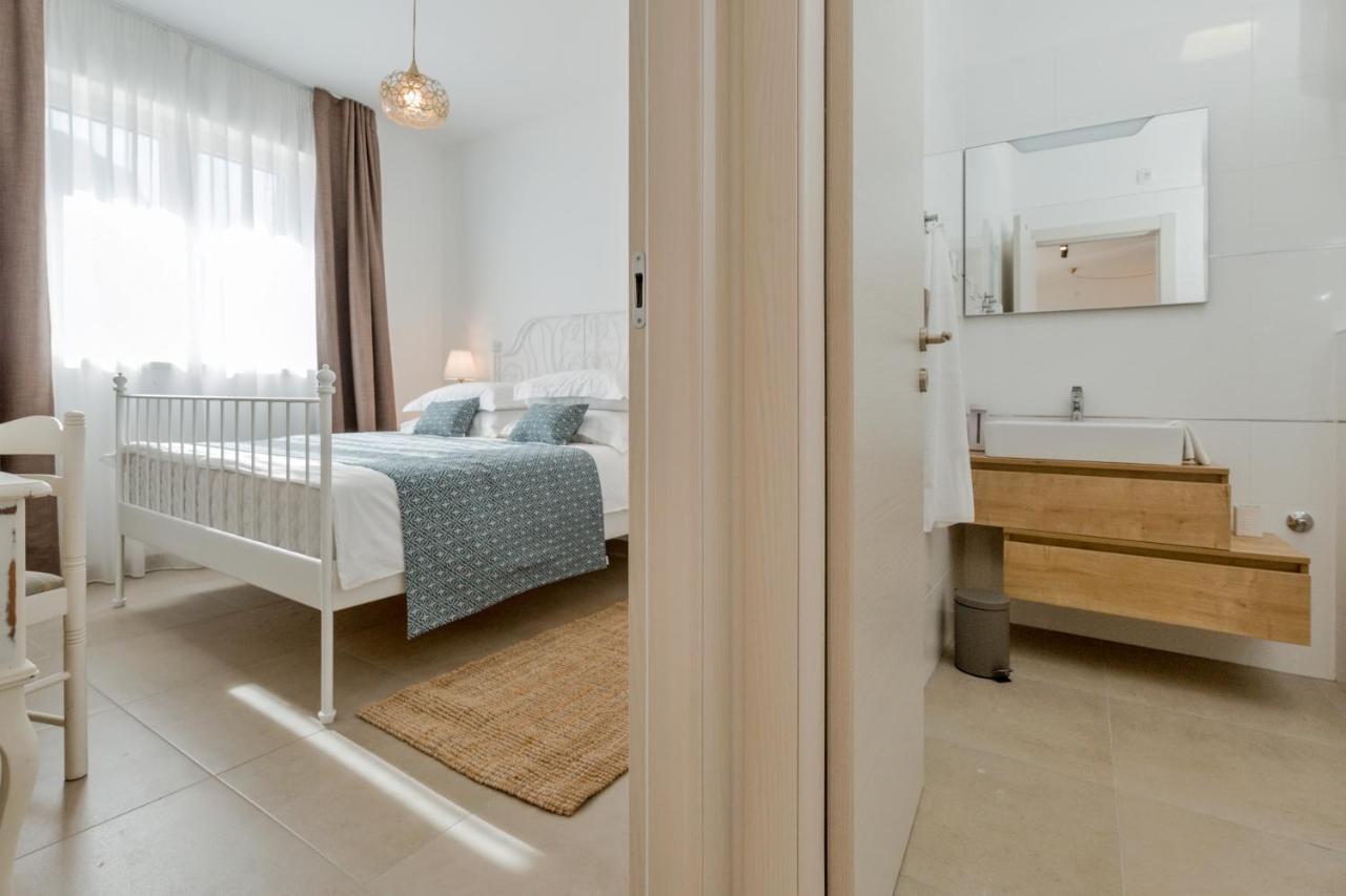 אומיס Apartments Ivica מראה חיצוני תמונה