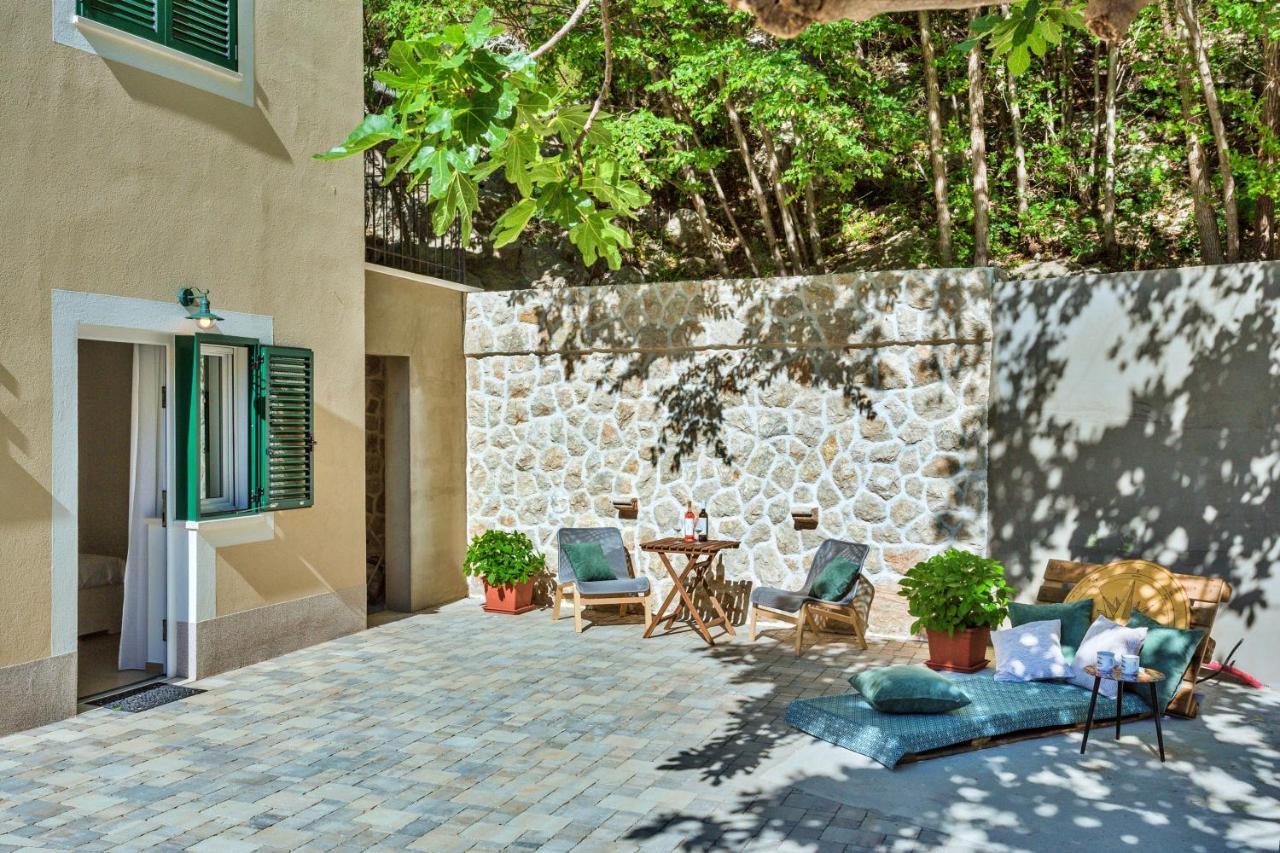 אומיס Apartments Ivica מראה חיצוני תמונה