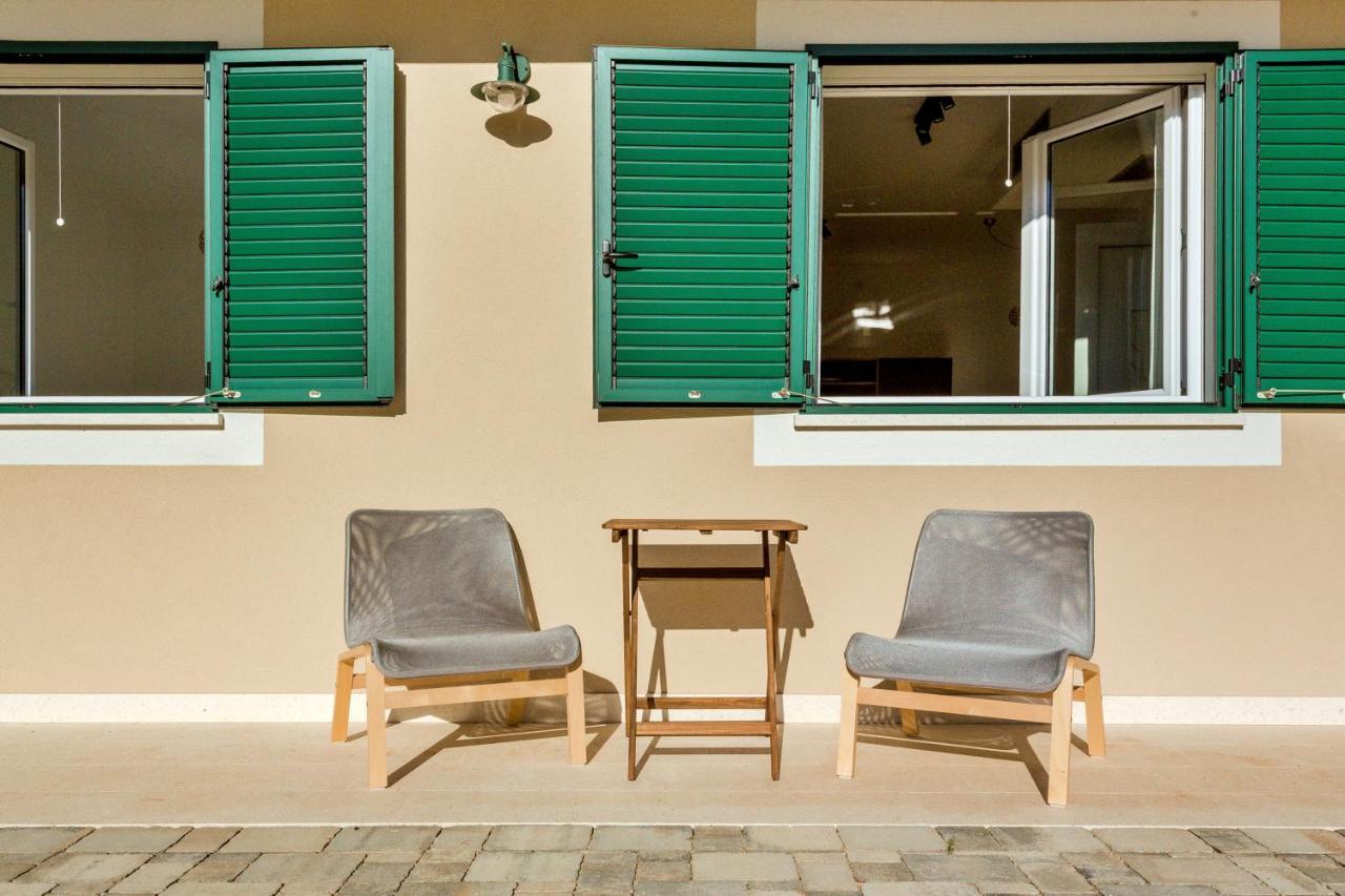 אומיס Apartments Ivica מראה חיצוני תמונה
